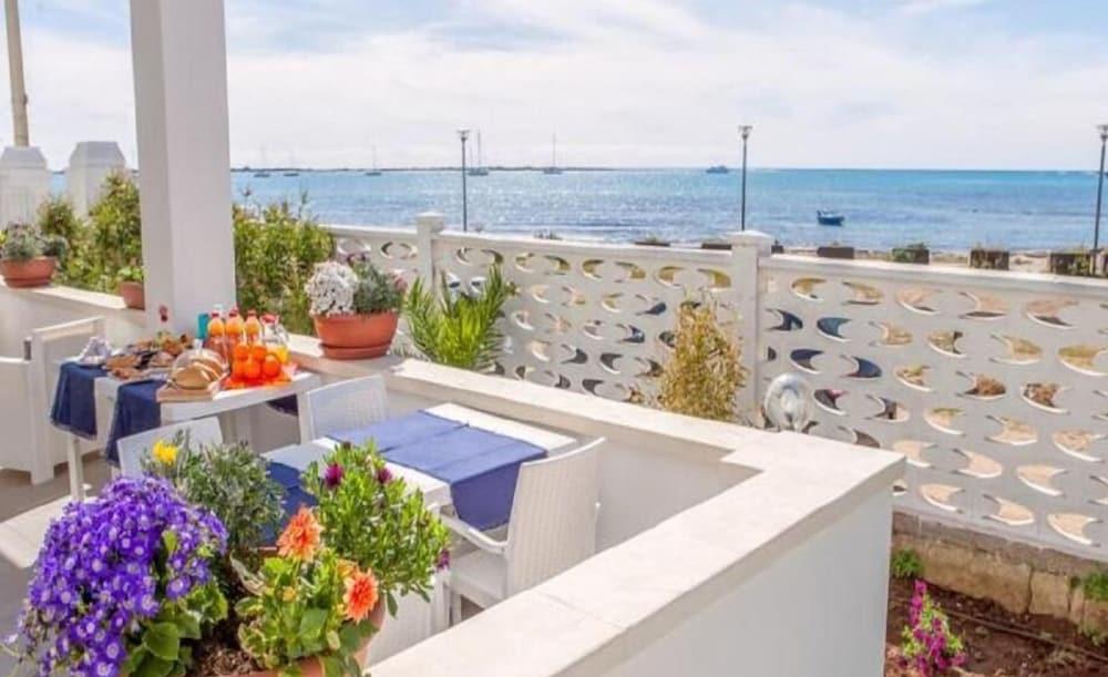 Estasi Sul Mare Bed & Breakfast Porto Cesareo Ngoại thất bức ảnh