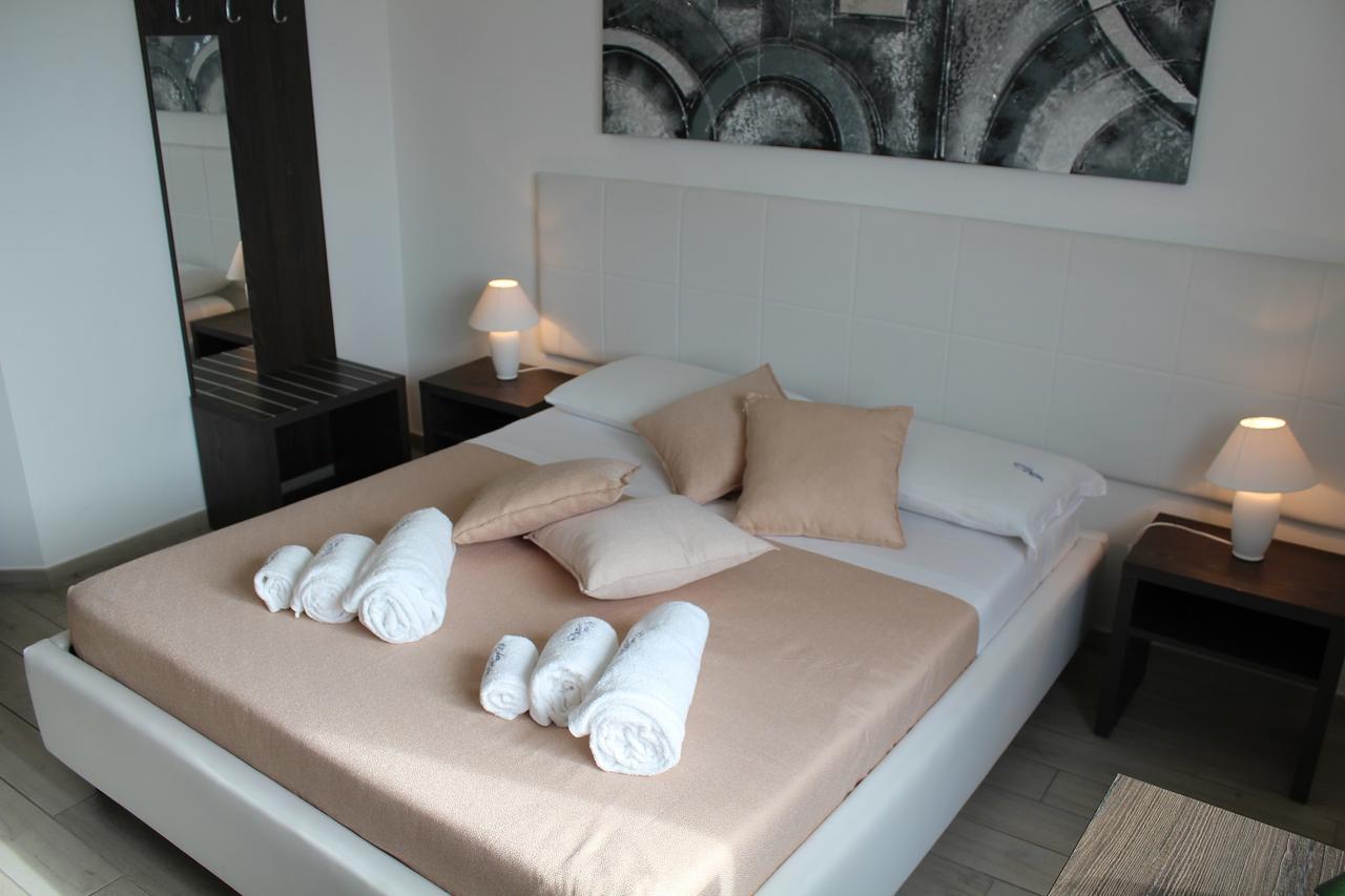 Estasi Sul Mare Bed & Breakfast Porto Cesareo Ngoại thất bức ảnh